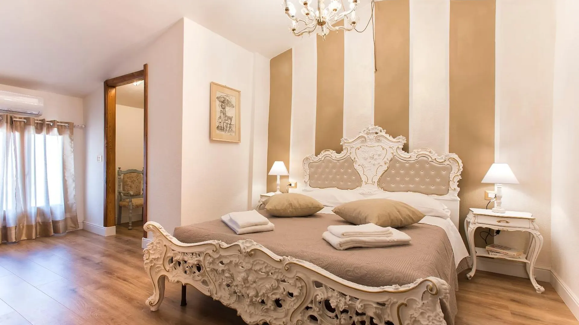 빌라 Restored Historic Mansion Paterno With Exclusive Pool, Wifi And Ac For 20 People 알게로