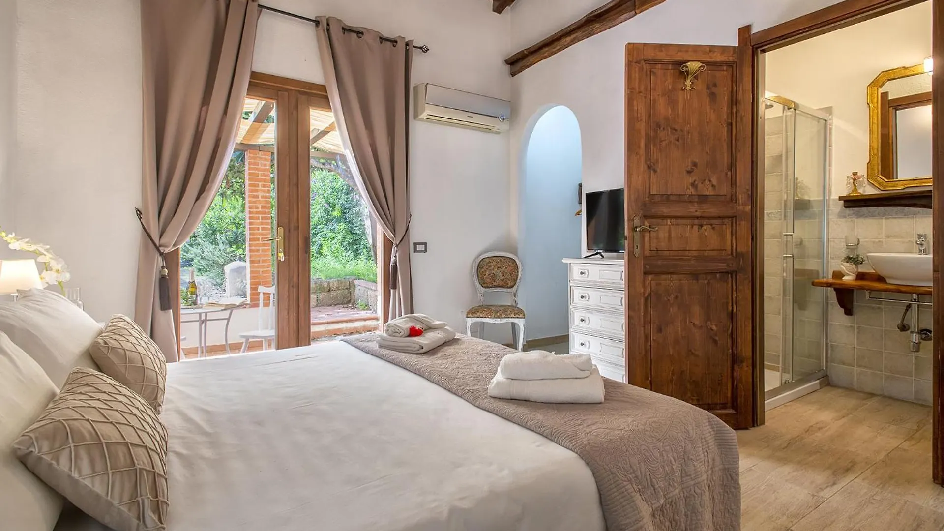 Restored Historic Mansion Paterno With Exclusive Pool, Wifi And Ac For 20 People 알게로 이탈리아