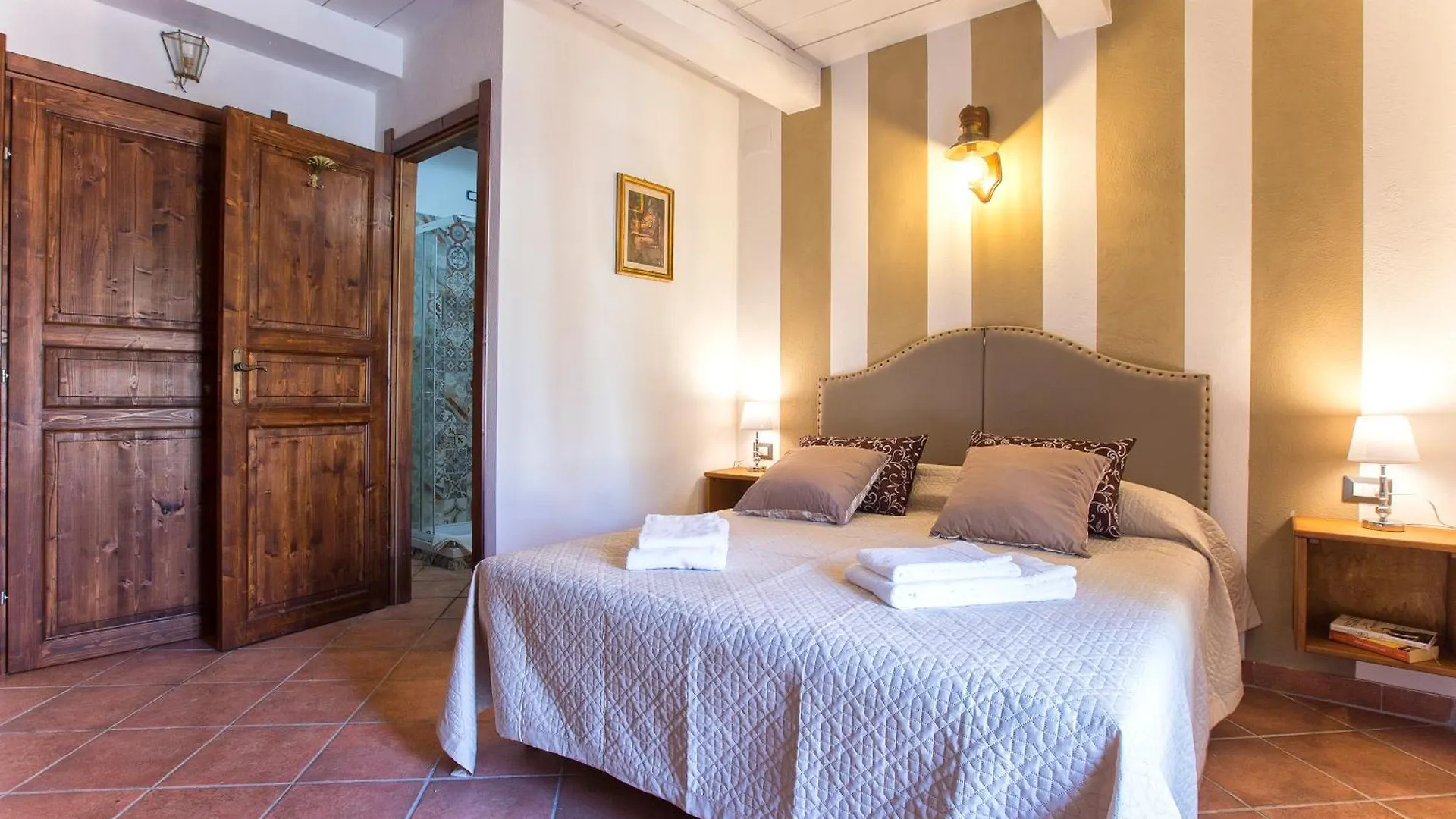 Restored Historic Mansion Paterno With Exclusive Pool, Wifi And Ac For 20 People 알게로 빌라