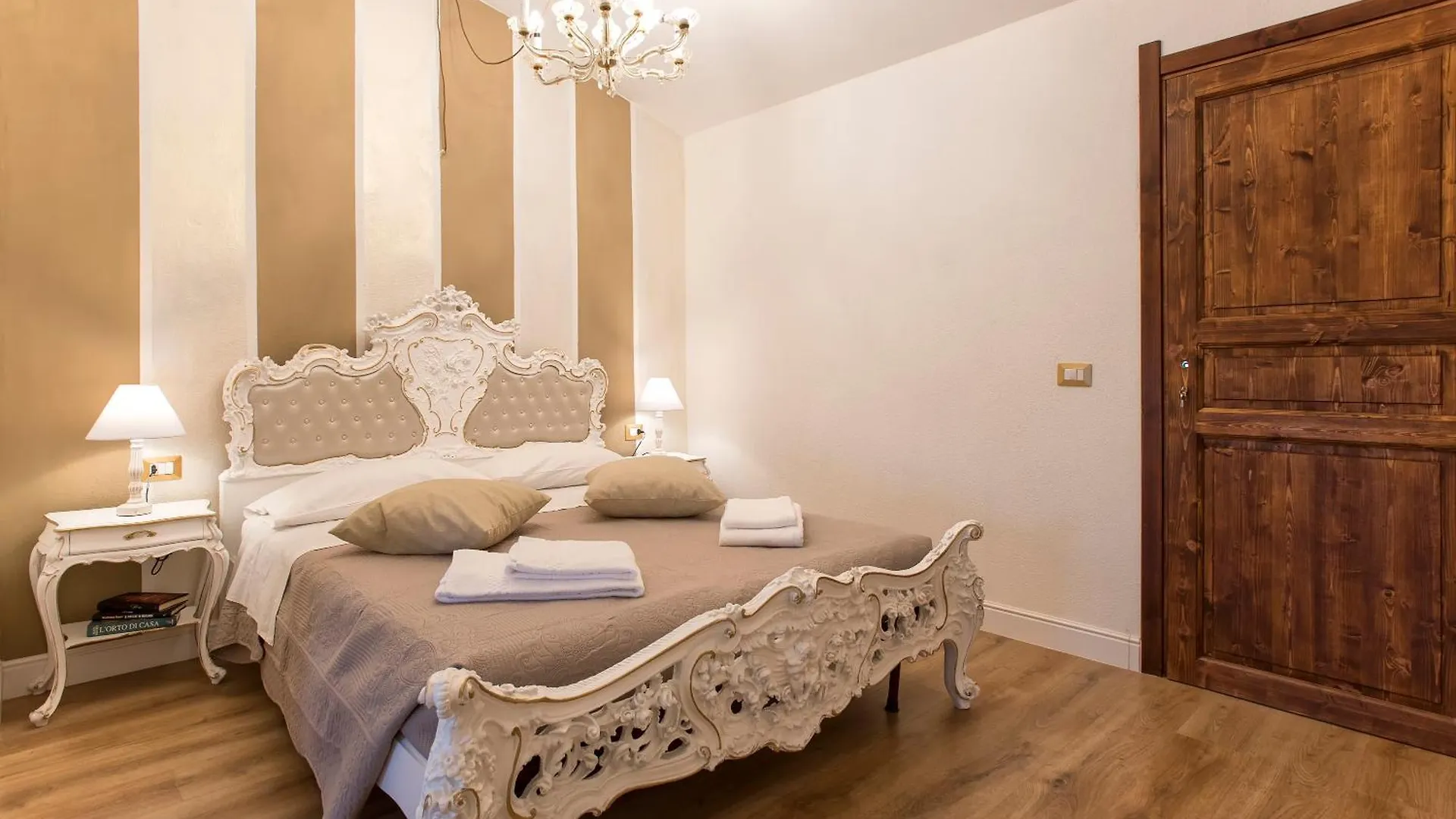 Restored Historic Mansion Paterno With Exclusive Pool, Wifi And Ac For 20 People 알게로