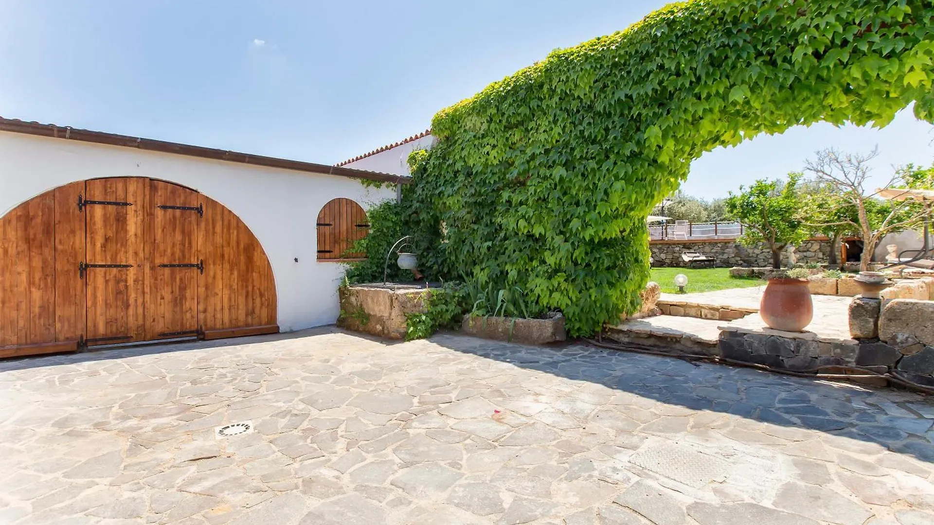 빌라 Restored Historic Mansion Paterno With Exclusive Pool, Wifi And Ac For 20 People 알게로