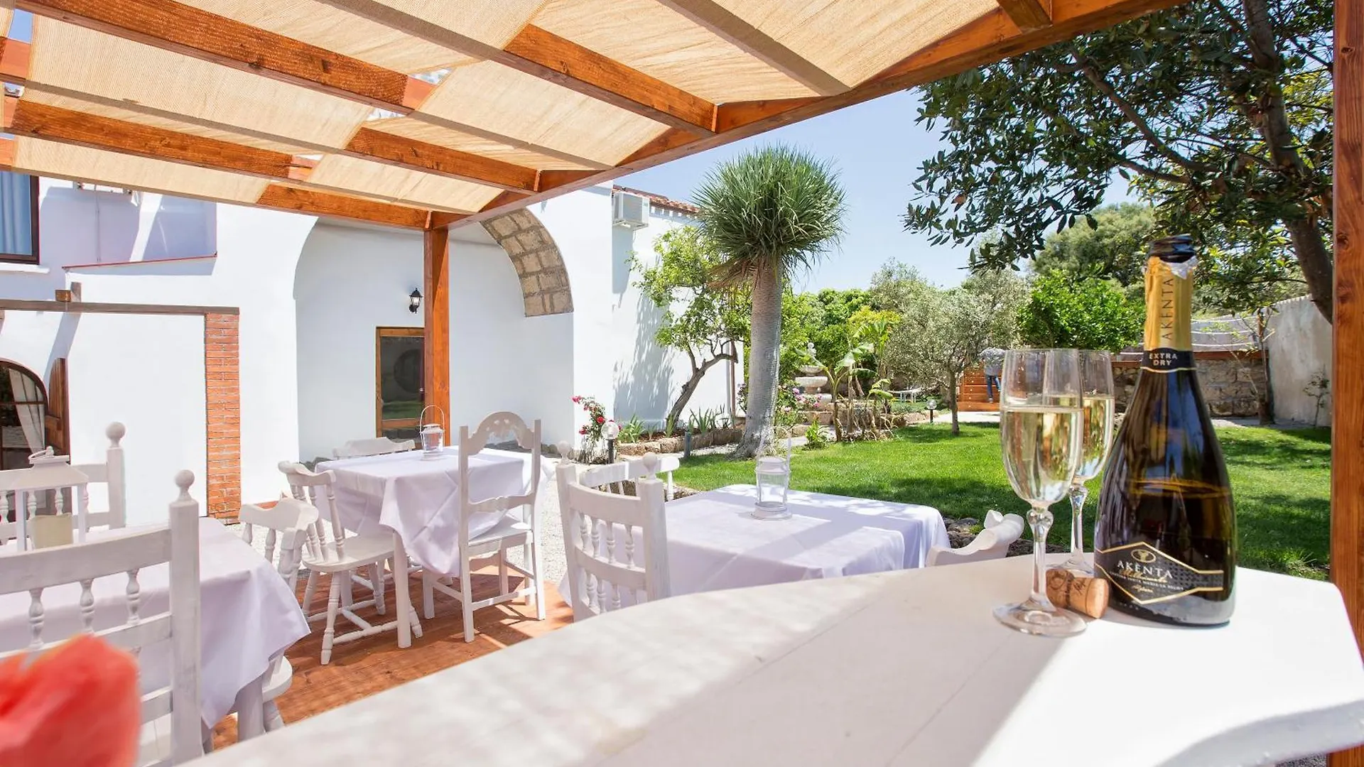 Restored Historic Mansion Paterno With Exclusive Pool, Wifi And Ac For 20 People Alghero 0*,  Włochy