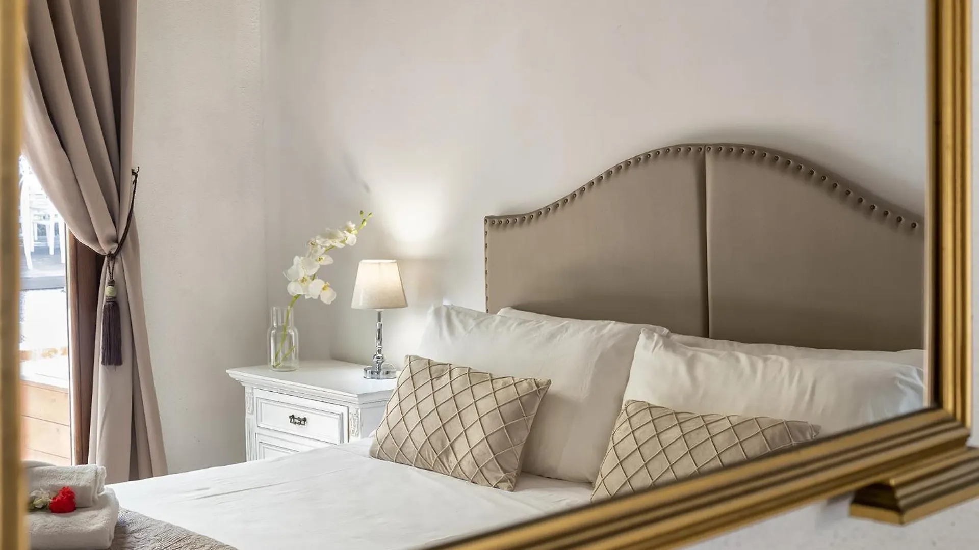Restored Historic Mansion Paterno With Exclusive Pool, Wifi And Ac For 20 People Alghero
