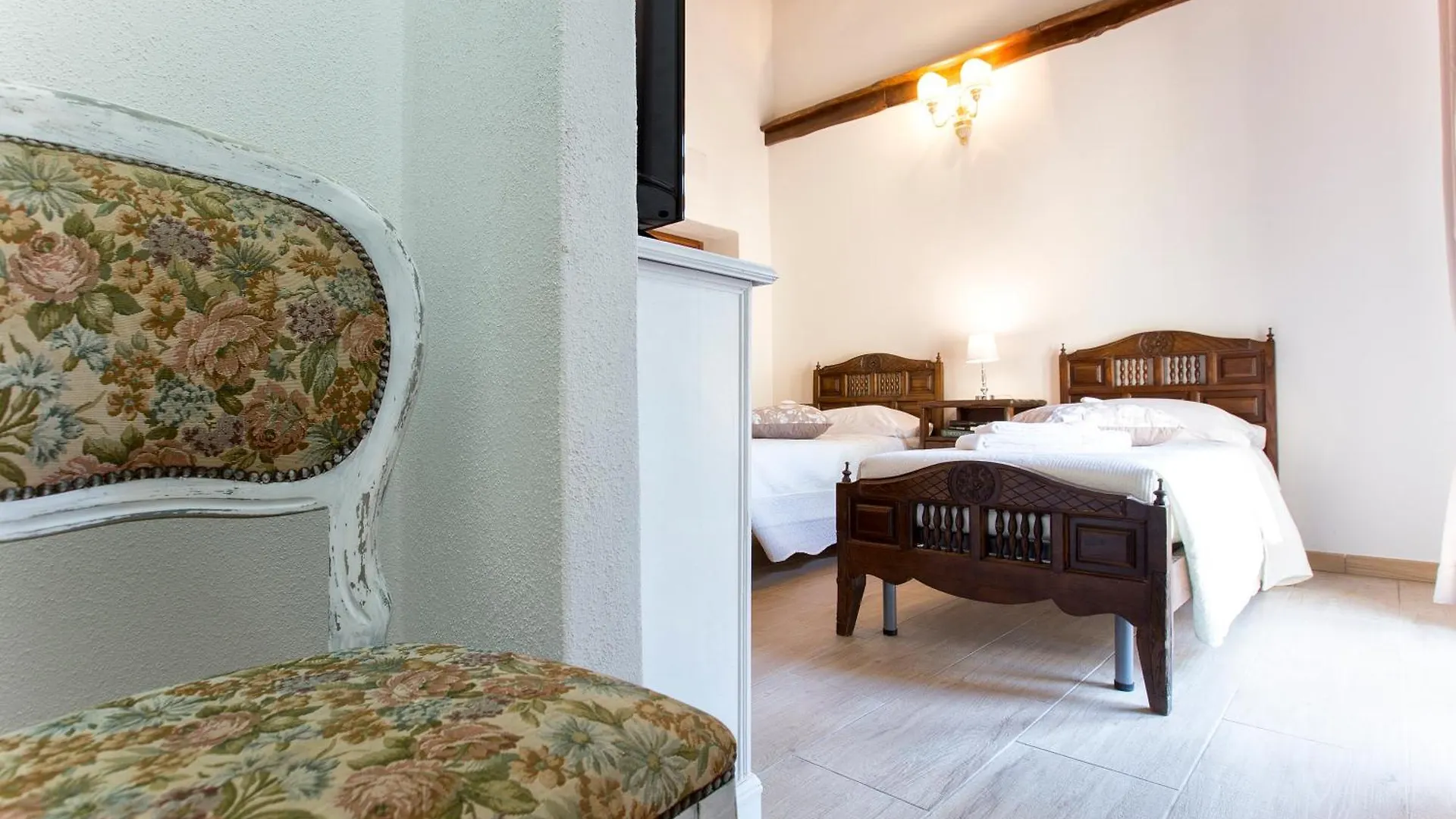 Restored Historic Mansion Paterno With Exclusive Pool, Wifi And Ac For 20 People Alghero Włochy