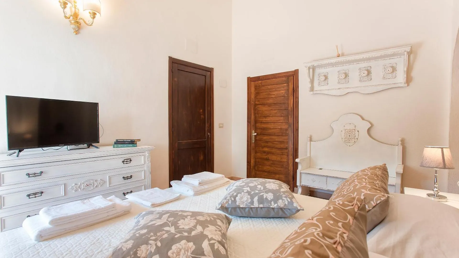 Restored Historic Mansion Paterno With Exclusive Pool, Wifi And Ac For 20 People Alghero
