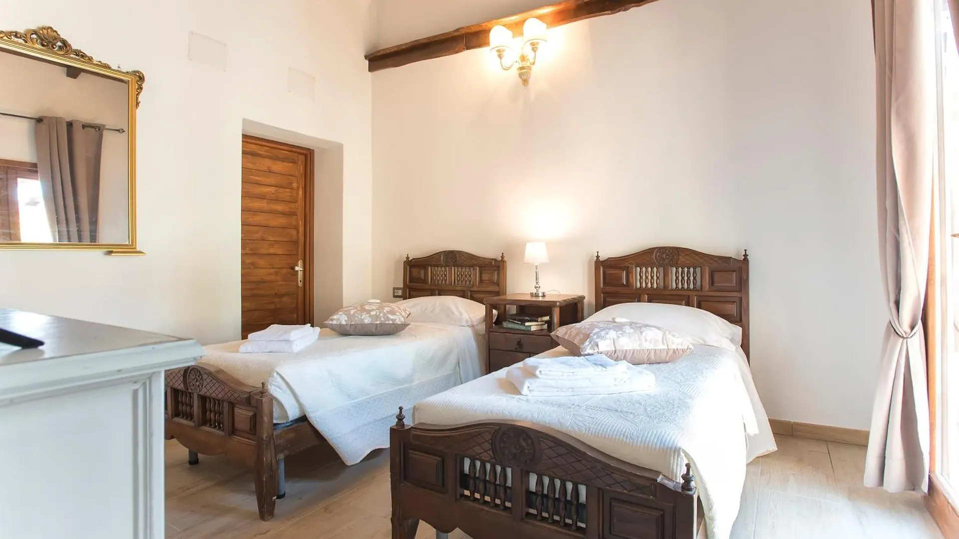 Restored Historic Mansion Paterno With Exclusive Pool, Wifi And Ac For 20 People Alghero Włochy
