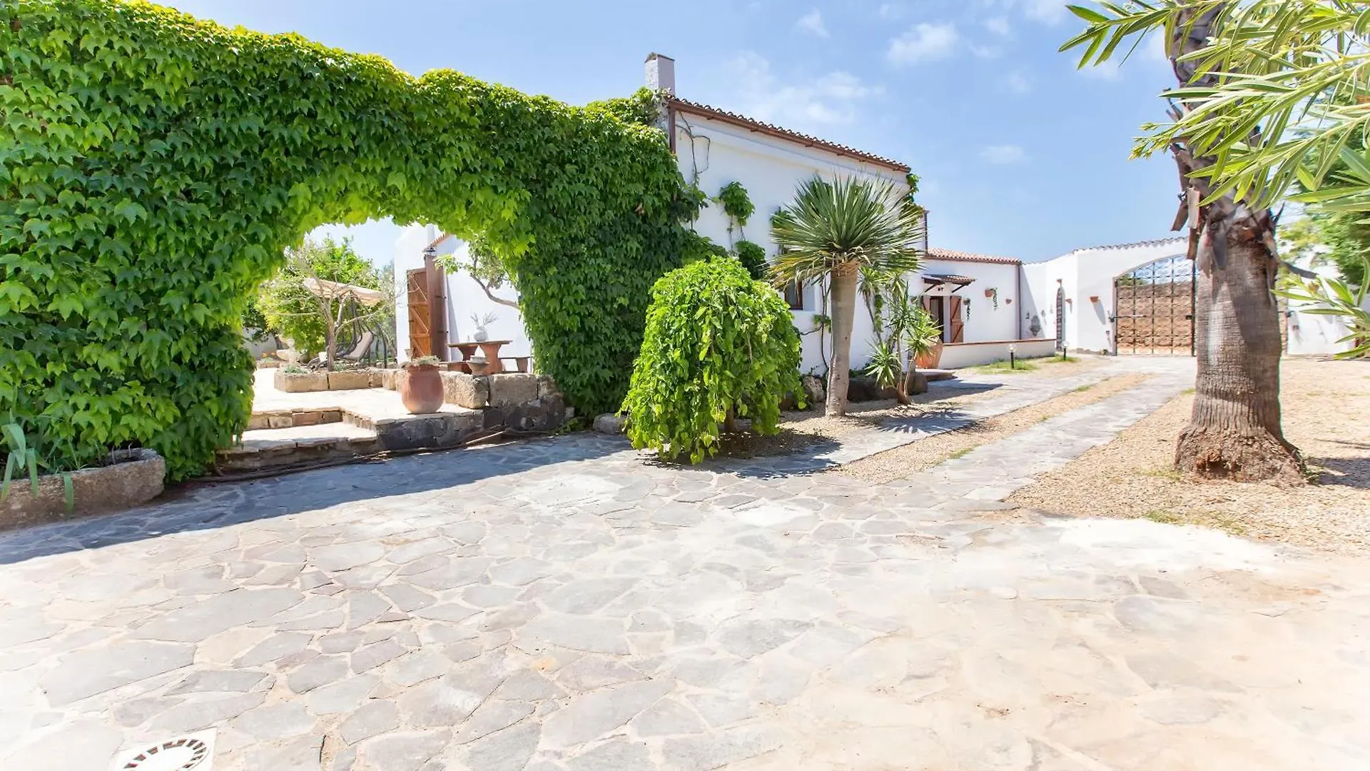 Restored Historic Mansion Paterno With Exclusive Pool, Wifi And Ac For 20 People Alghero Willa